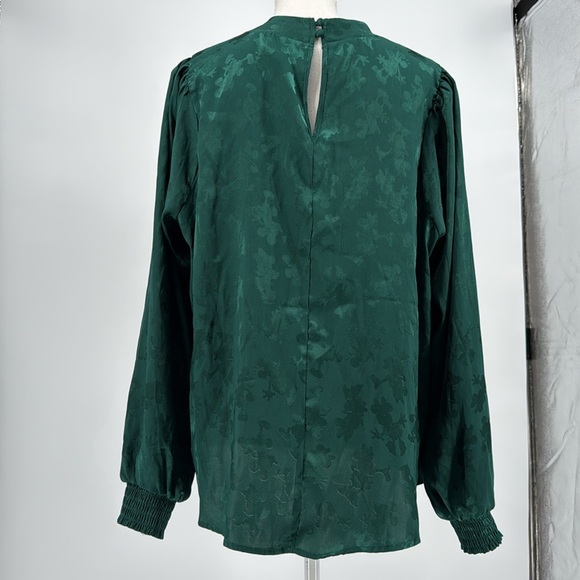 Torrid DISNEY MINNIE & MICKEY Emerald Green JACQUARD PUFF SLEEVE BLOUSE size 1x - Picture 6 of 9